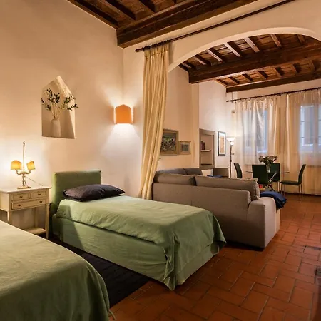 Pitti By Mmega Apartment *